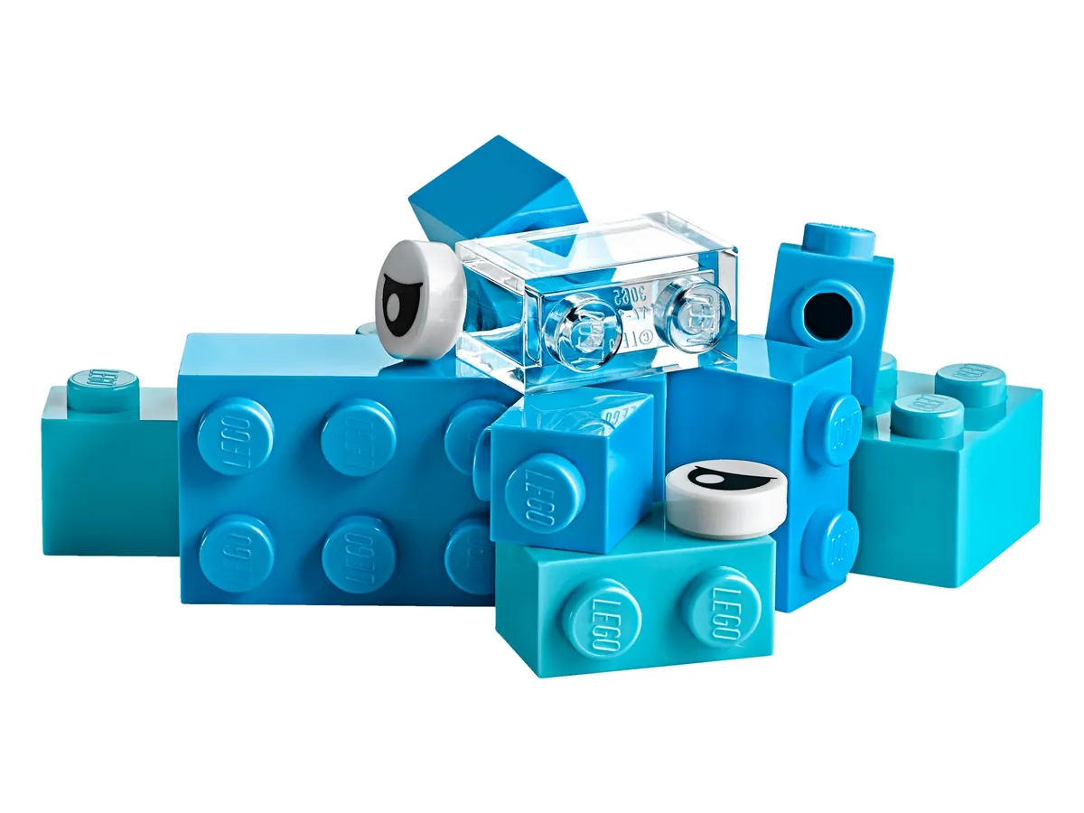 LEGO Creative Suitcase (10713) - image 8