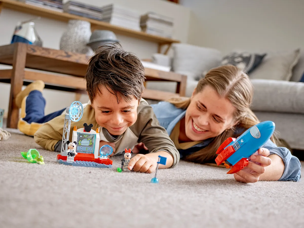 LEGO Mickey Mouse & Minnie Mouse's Space Rocket (10774) - image 9