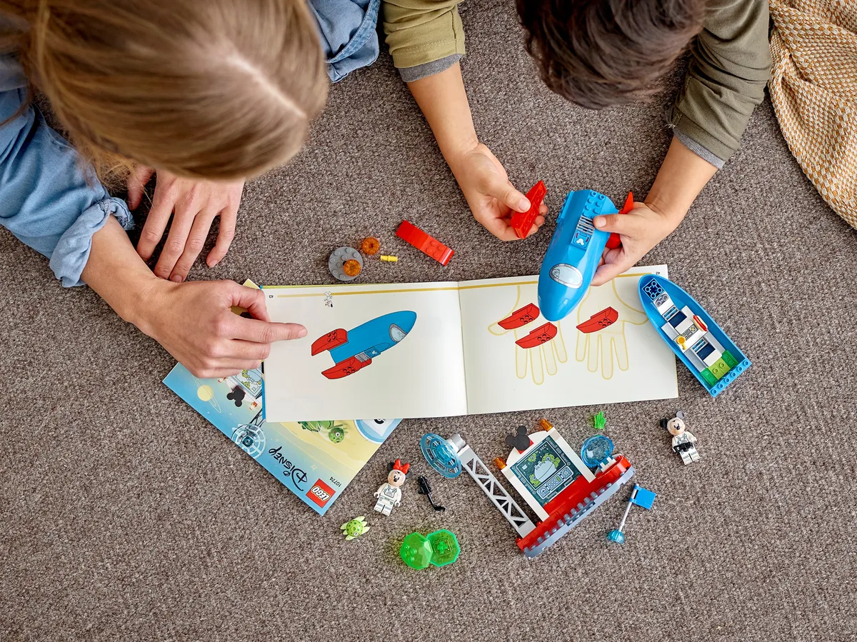 LEGO Mickey Mouse & Minnie Mouse's Space Rocket (10774) - image 8
