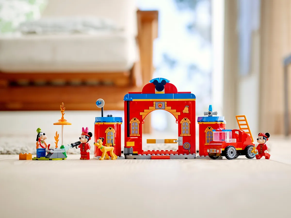LEGO Mickey & Friends Fire Truck & Station (10776) - Bild 9
