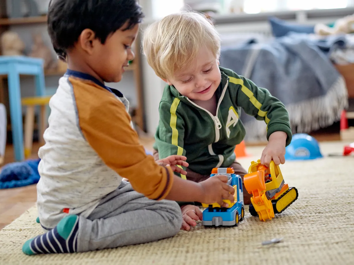 LEGO Truck & Tracked Excavator (10812) - Bild 10