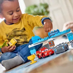 LEGO Piston Cup Race (10857) - afbeelding 4