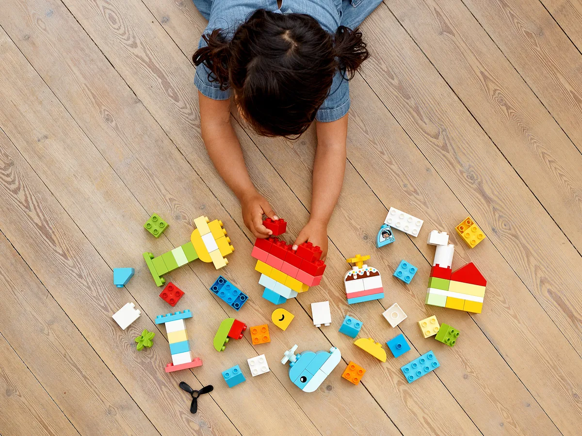 LEGO Heart Box (10909) - image 5