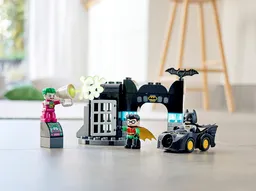 LEGO Batcave™ (10919) - image 8