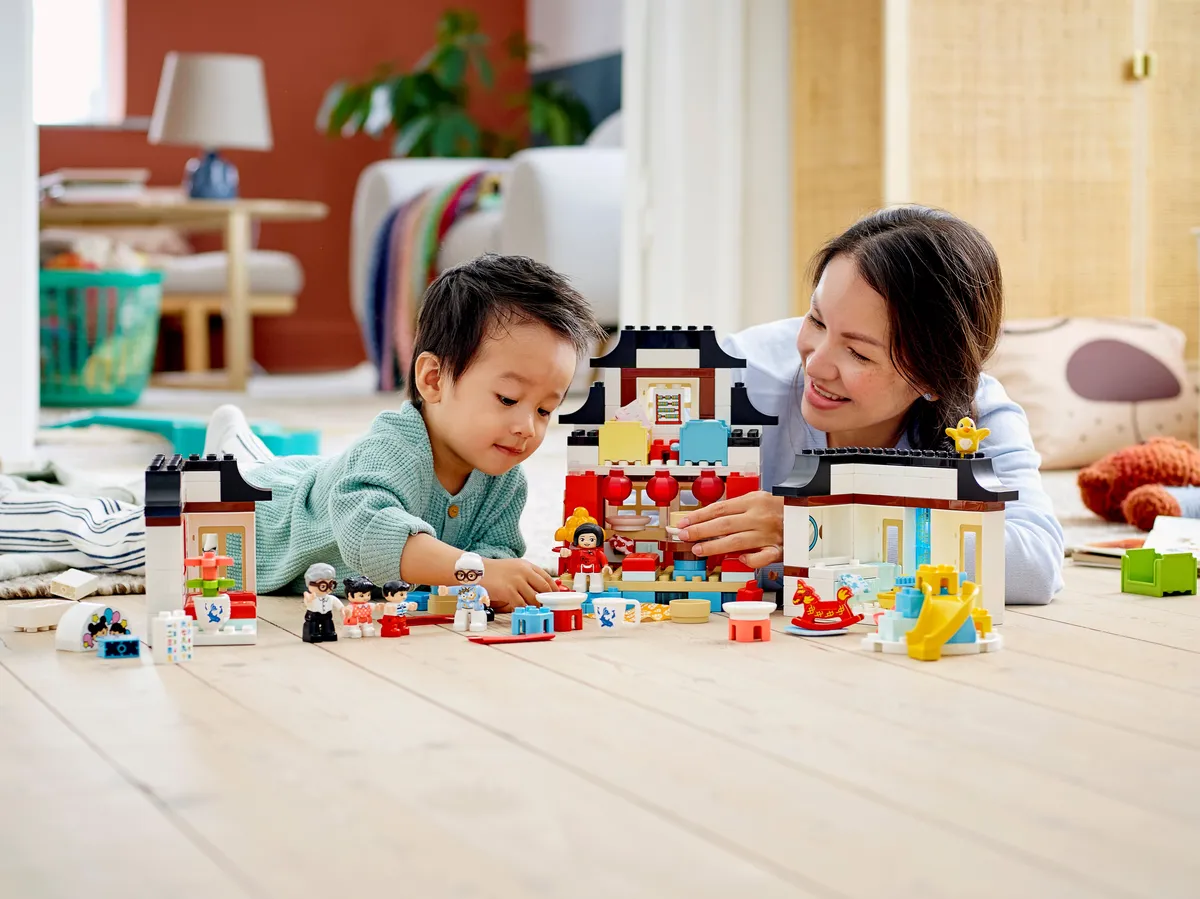 LEGO Happy Childhood Moments (10943) - Bild 13