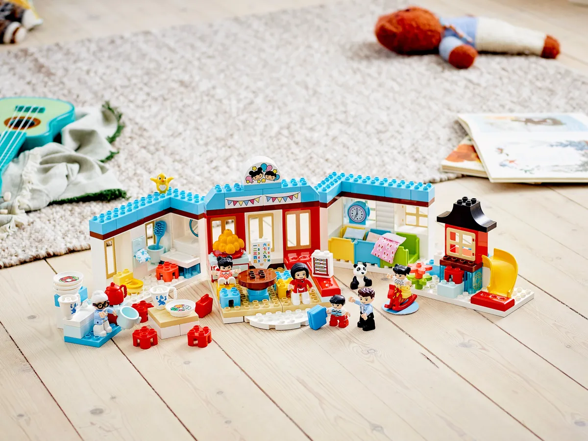 LEGO Happy Childhood Moments (10943) - Bild 15