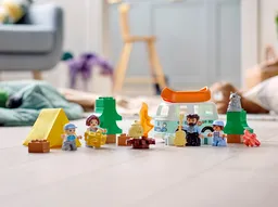 LEGO Family Camping Van Adventure (10946) - afbeelding 13