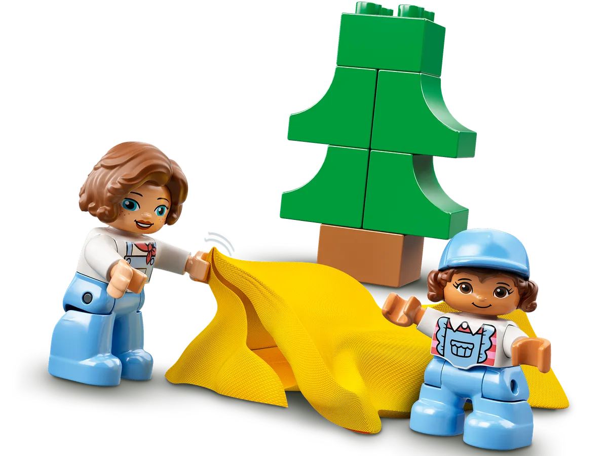 LEGO Family Camping Van Adventure (10946) - Bild 1