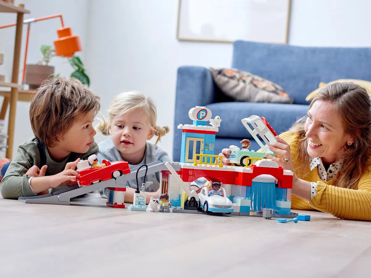 LEGO Car Park and Car Wash (10948) - Bild 12