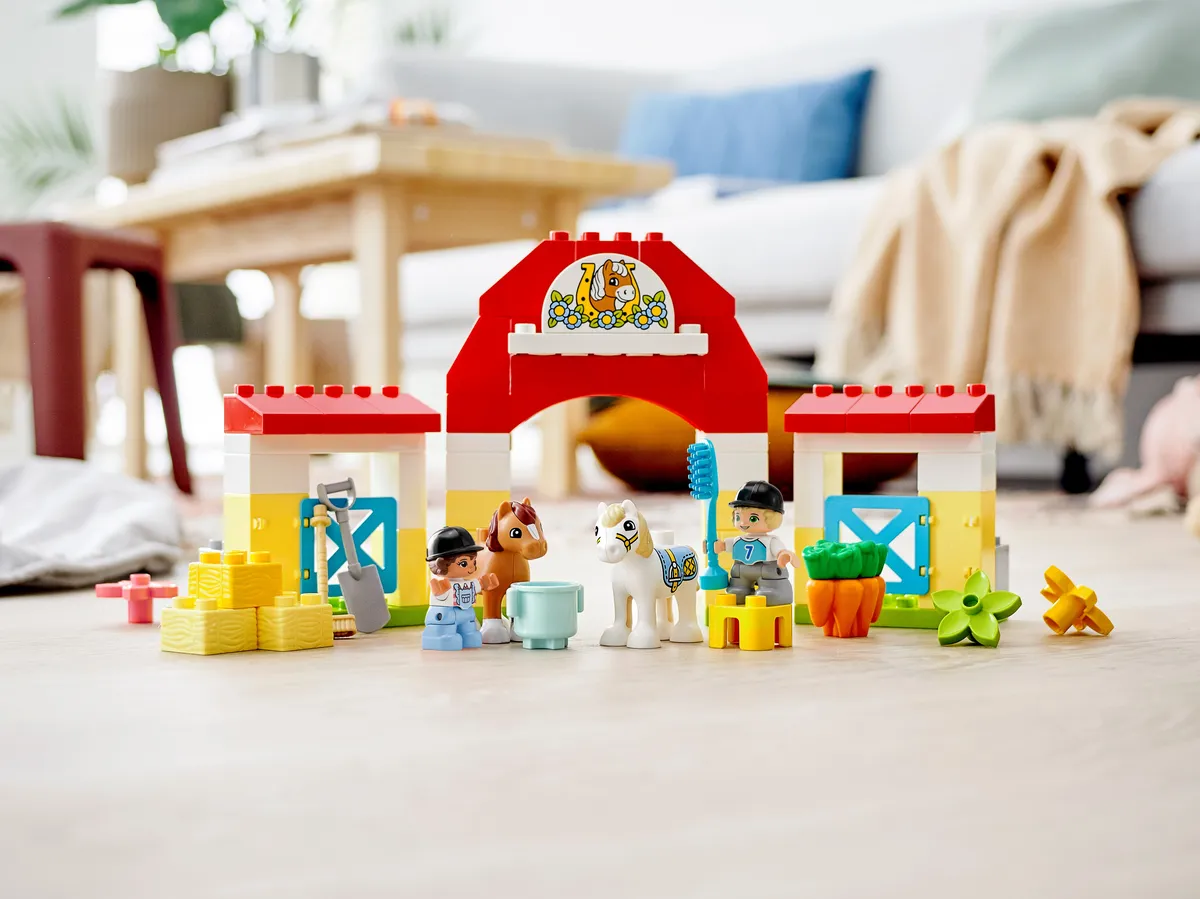 LEGO Horse Stable and Pony Care (10951) - Bild 11