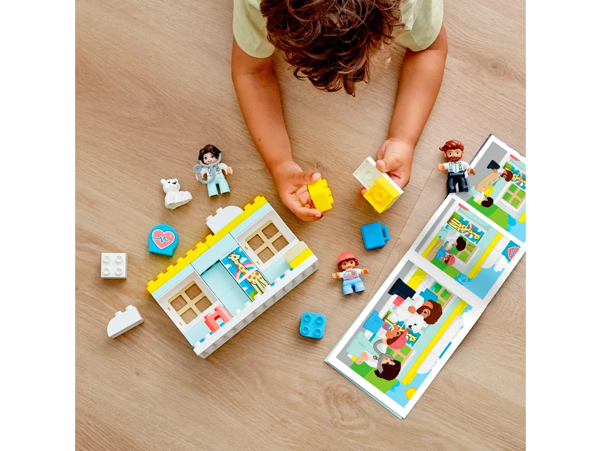 LEGO Doctor Visit (10968) - image 8