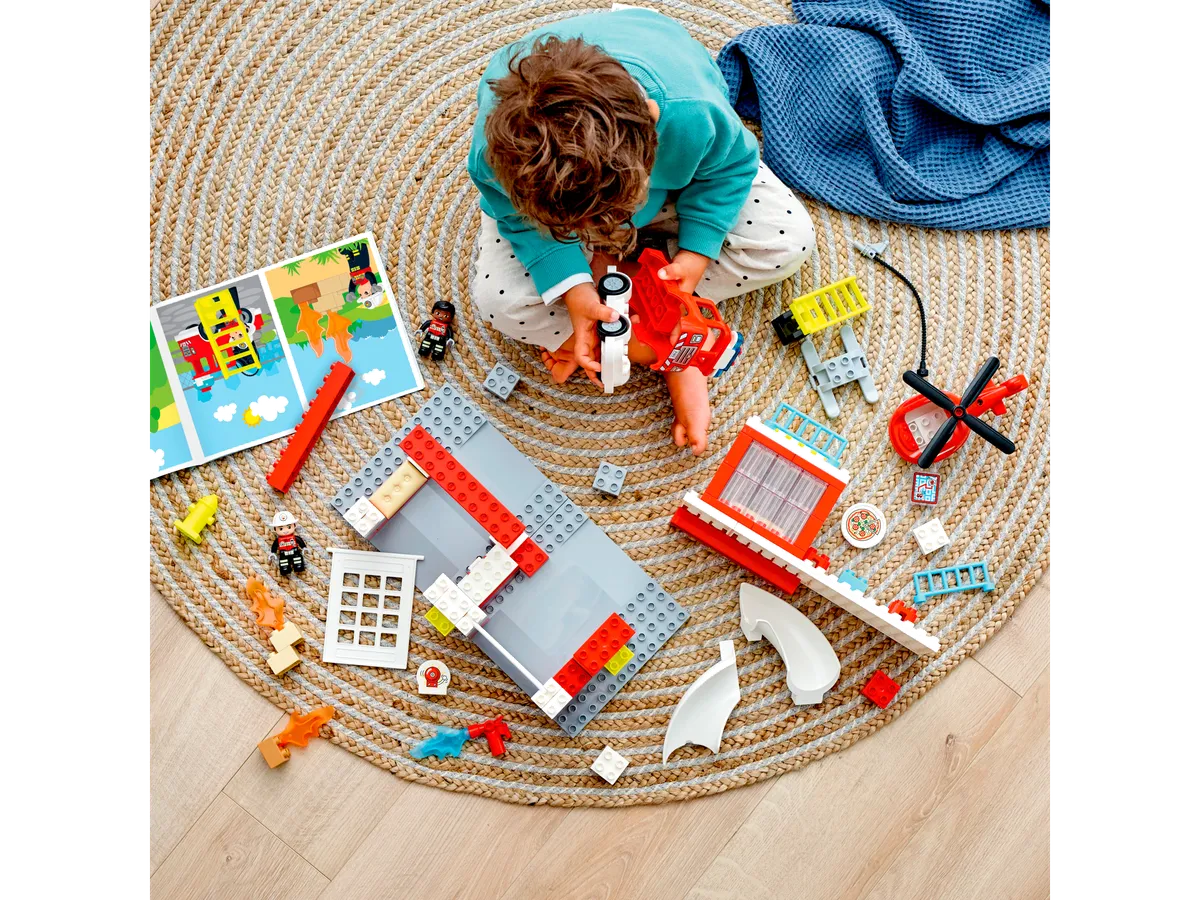 LEGO Fire Station & Helicopter (10970) - image 9