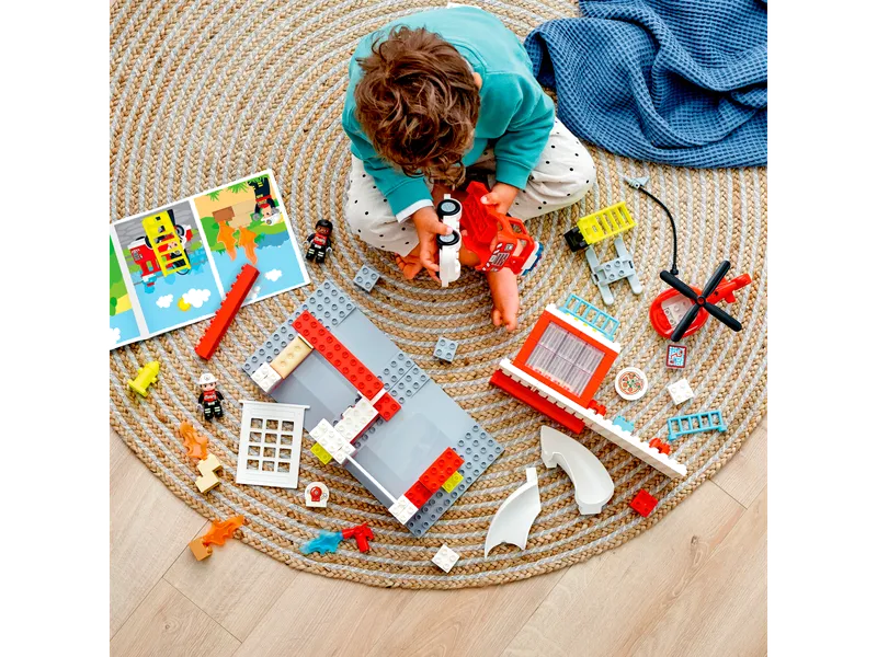 Fire Station & Helicopter van LEGO – productfoto 10 van 11
