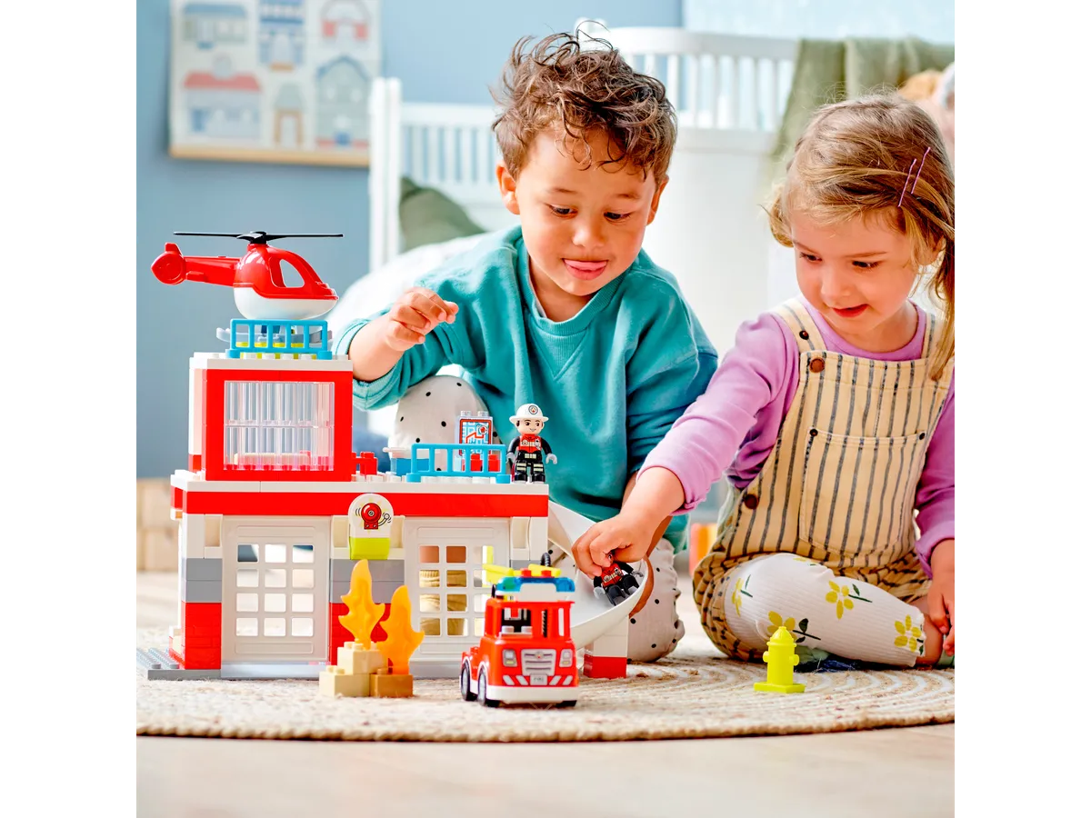 LEGO Fire Station & Helicopter (10970) - image 8