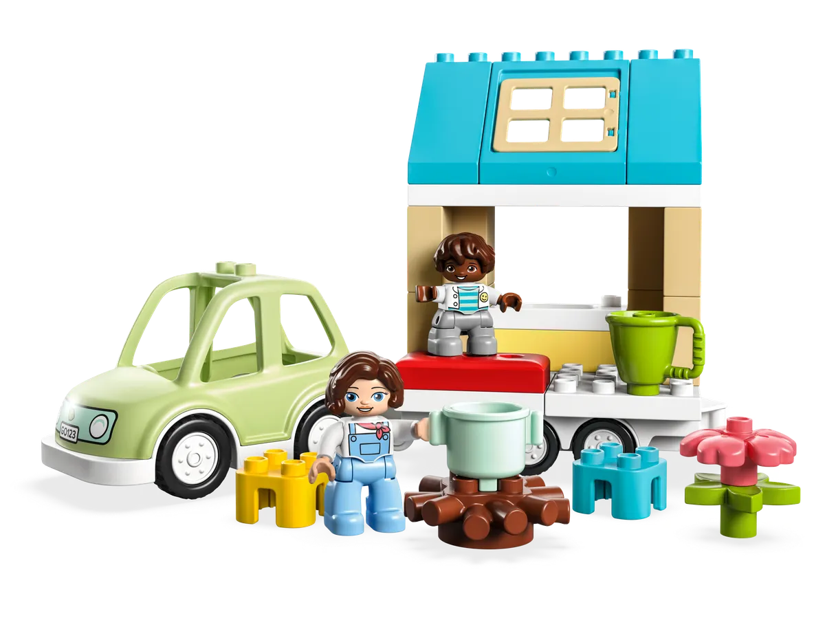 LEGO Family House on Wheels (10986)