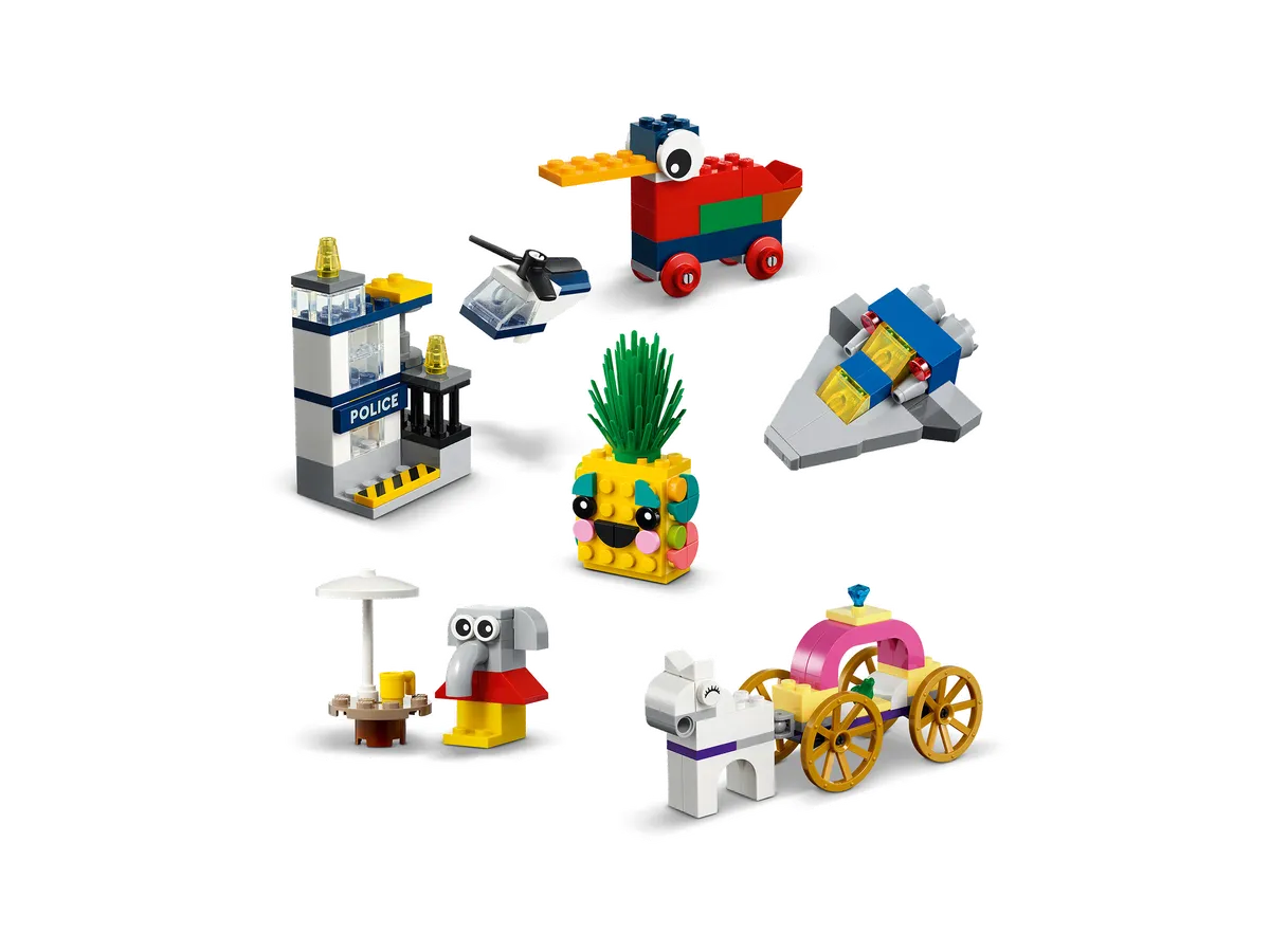 LEGO 90 Years of Play (11021) - Bild 2