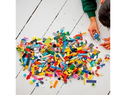 LEGO 90 Years of Play (11021) - afbeelding 7
