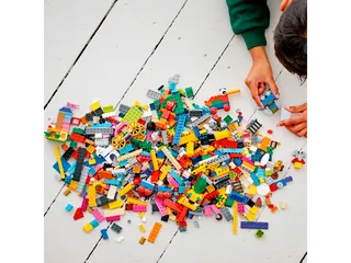 90 Years of Play by LEGO – product photo 8 of 8