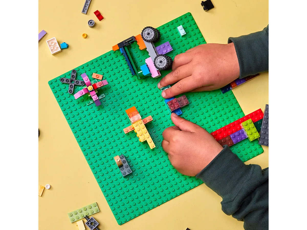 LEGO Green Baseplate (11023) - image 4