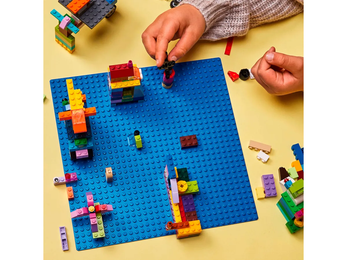 LEGO Blue Baseplate (11025) - image 4