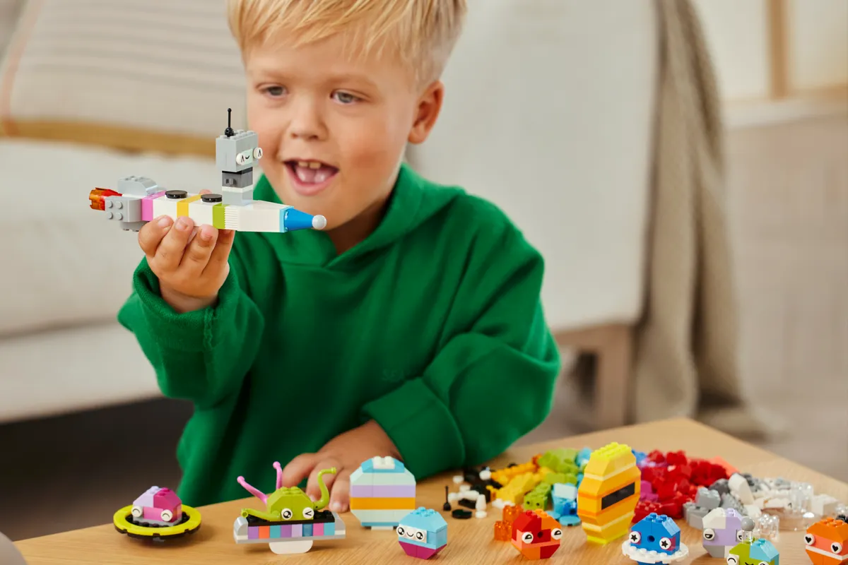 LEGO Creative Space Planets (11037) - image 10