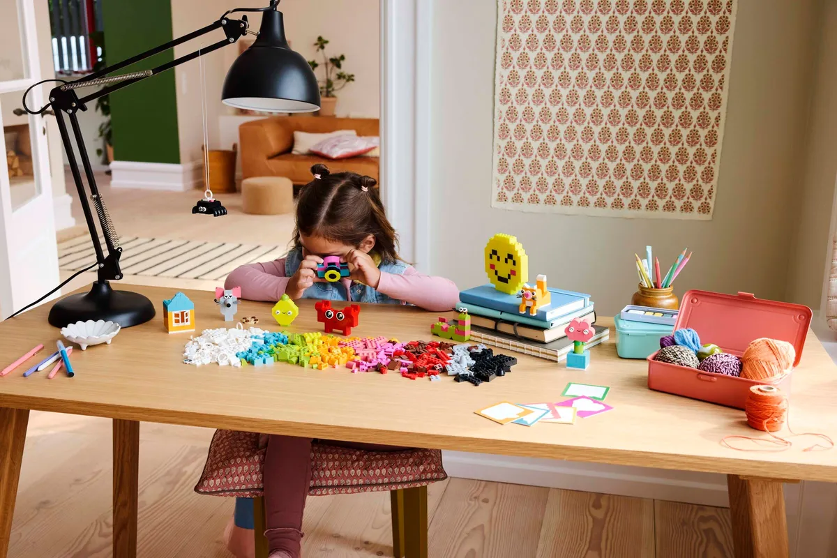 LEGO Creative Happy Box (11042) - image 13