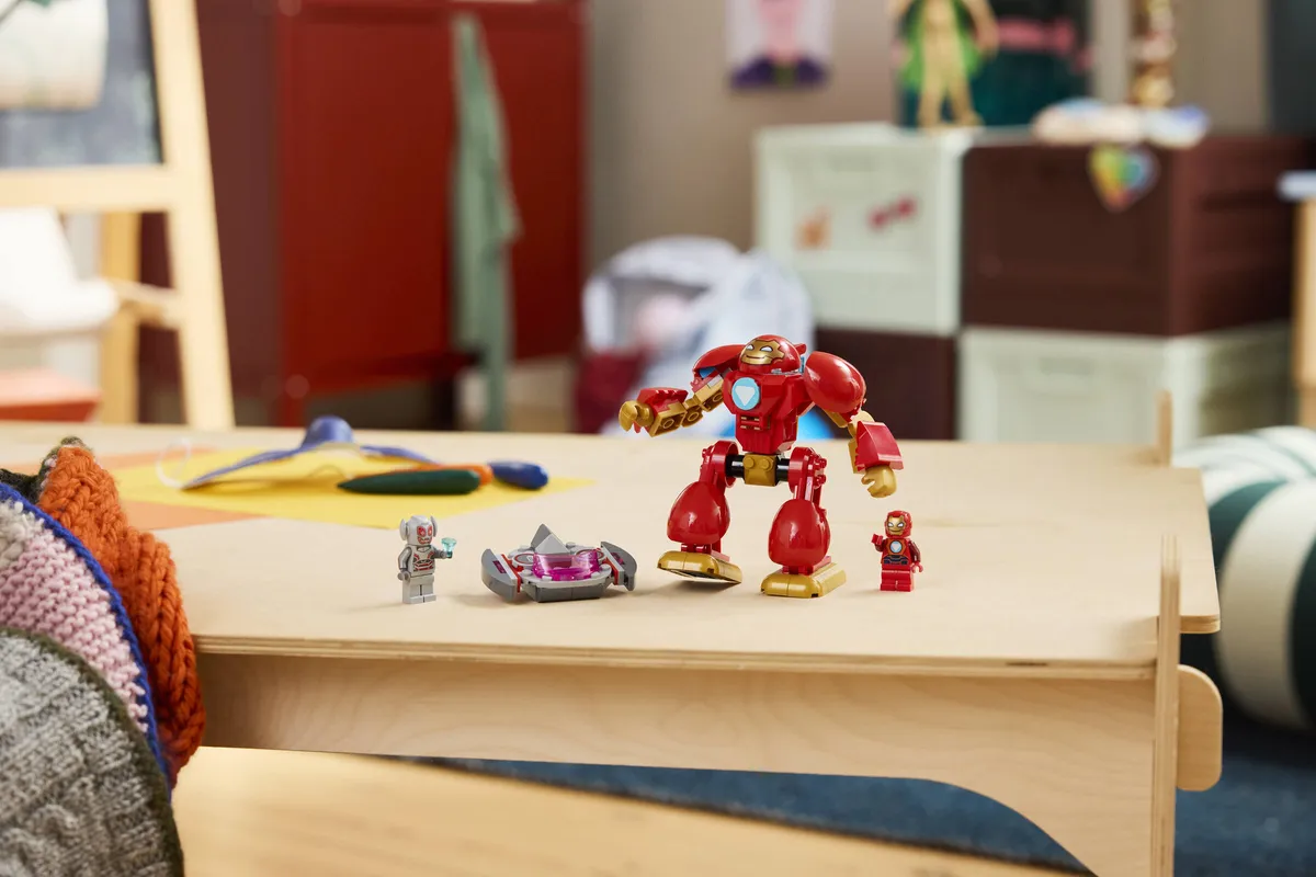 LEGO Ultron vs. Iron Man (11209) - image 10