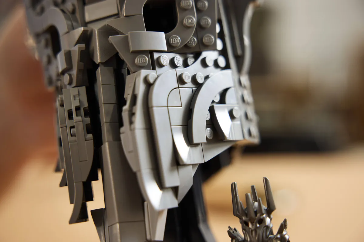 LEGO The Lord of the Rings: Sauron's Helmet (11373) - afbeelding 7