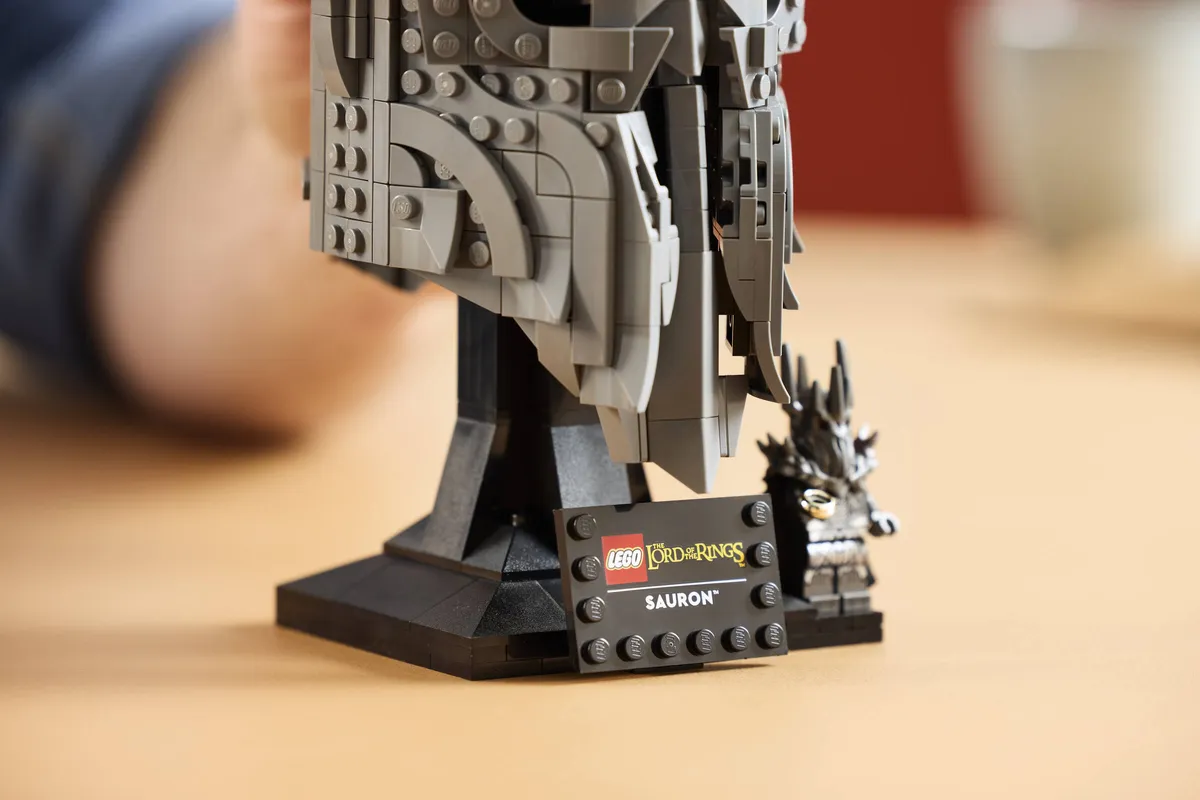 LEGO The Lord of the Rings: Sauron's Helmet (11373) - afbeelding 8