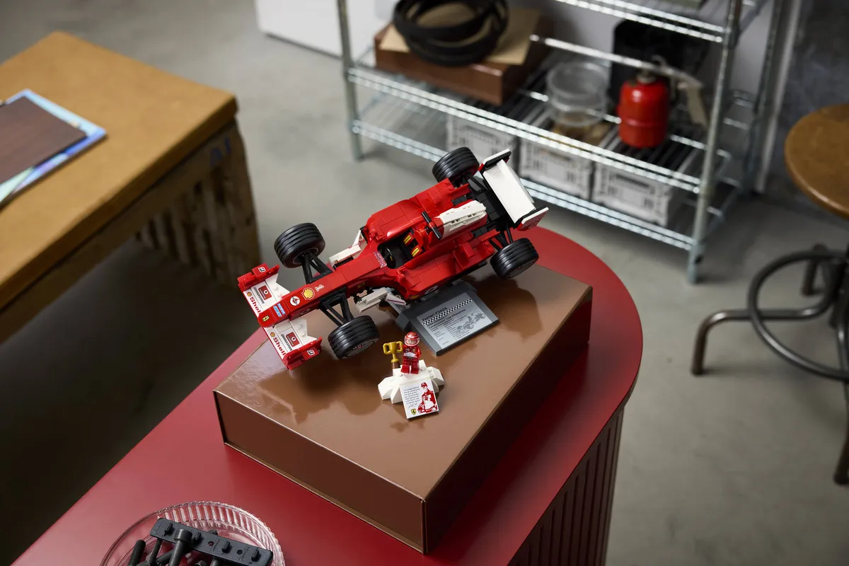 LEGO Ferrari F2004 & Michael Schumacher (11375) - Bild 9