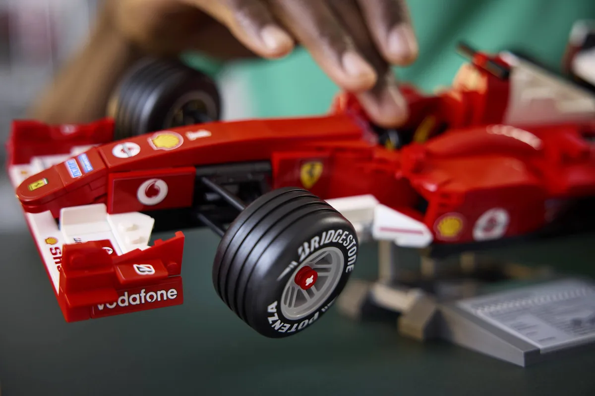 LEGO Ferrari F2004 & Michael Schumacher (11375) - Bild 11