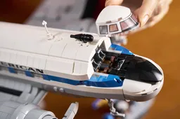 LEGO Douglas™ DC-3™ PAN AM® Airliner (11378) - image 12