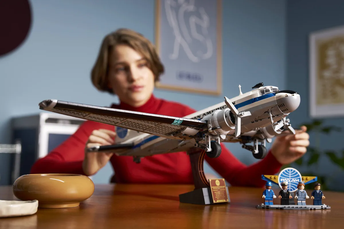 LEGO Douglas™ DC-3™ PAN AM® Airliner (11378) - Bild 7