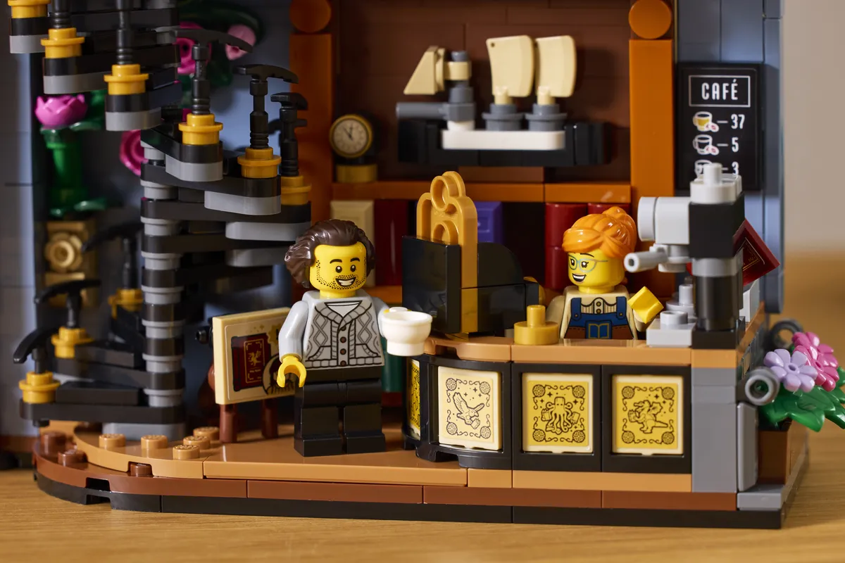 LEGO Bookstore: Book Nook (11379) - Bild 16
