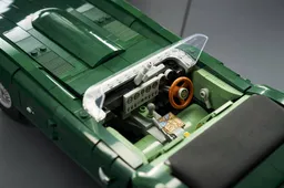 LEGO Jaguar E-Type (11381) - image 14