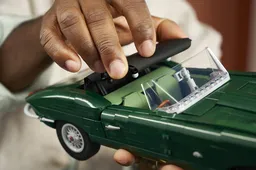 LEGO Jaguar E-Type (11381) - image 16