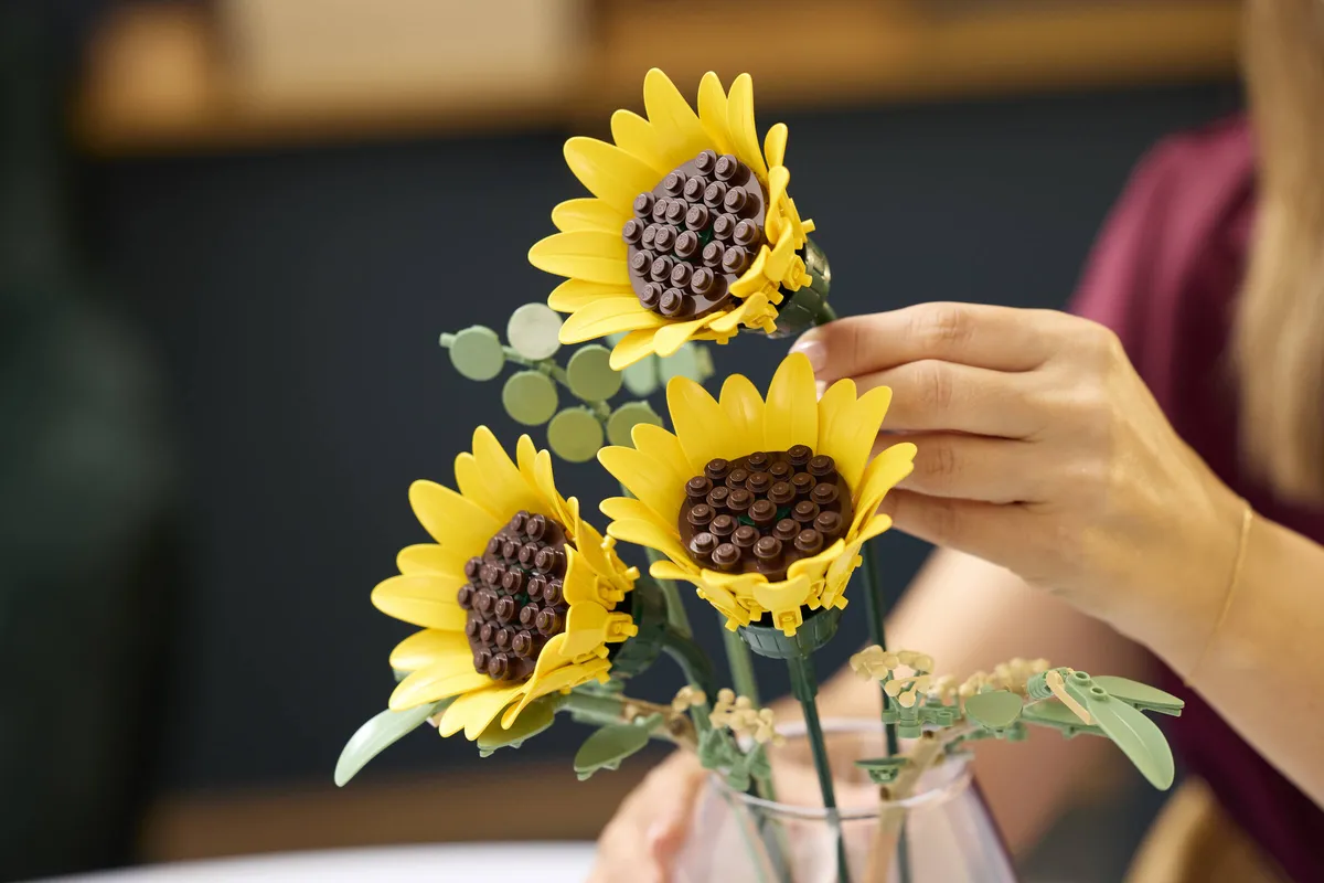 LEGO Sunflower Bouquet (11502) - image 13
