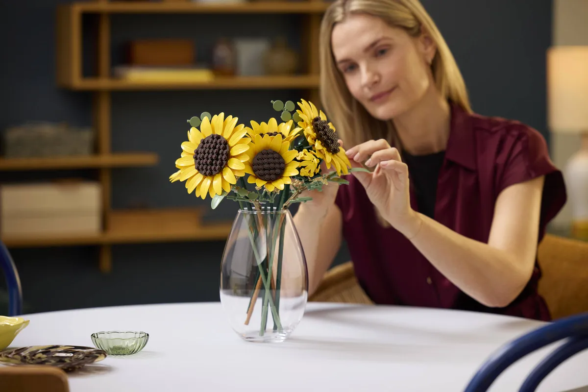 LEGO Sunflower Bouquet (11502) - image 11