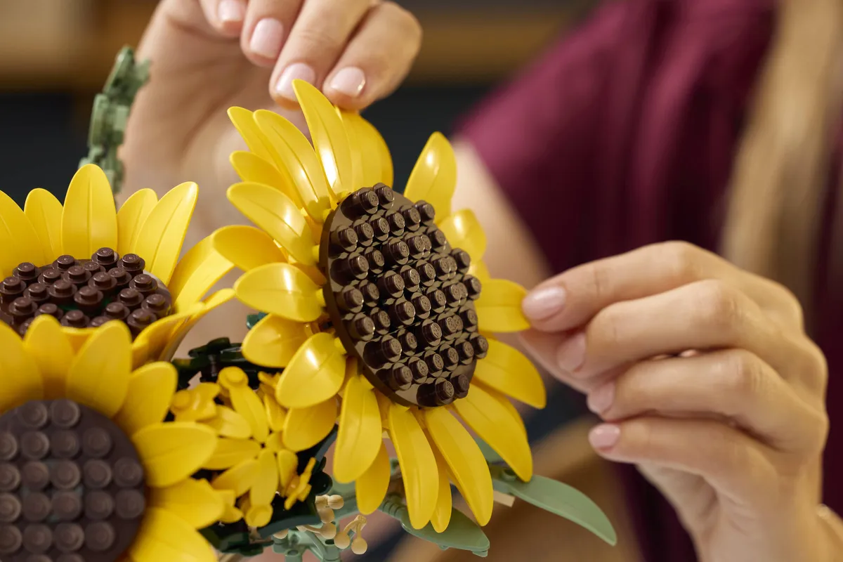 LEGO Sunflower Bouquet (11502) - image 12