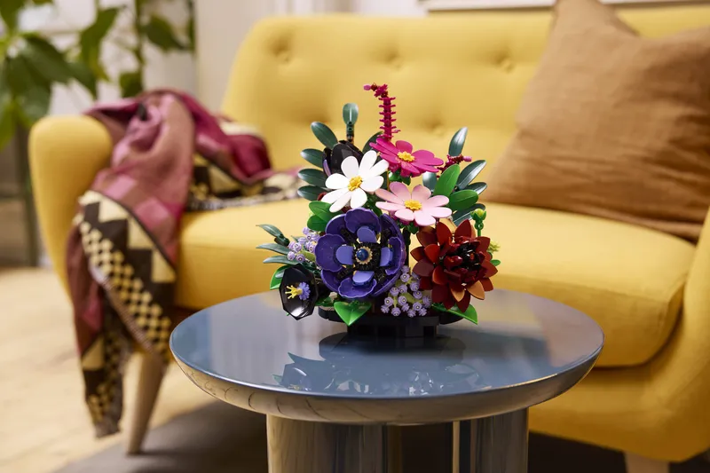 Dark Flower Arrangement by LEGO – product photo 12 of 15