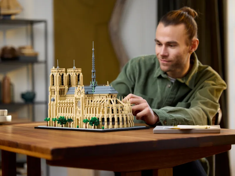 Notre-Dame de Paris von LEGO – Produktfoto 10 von 17