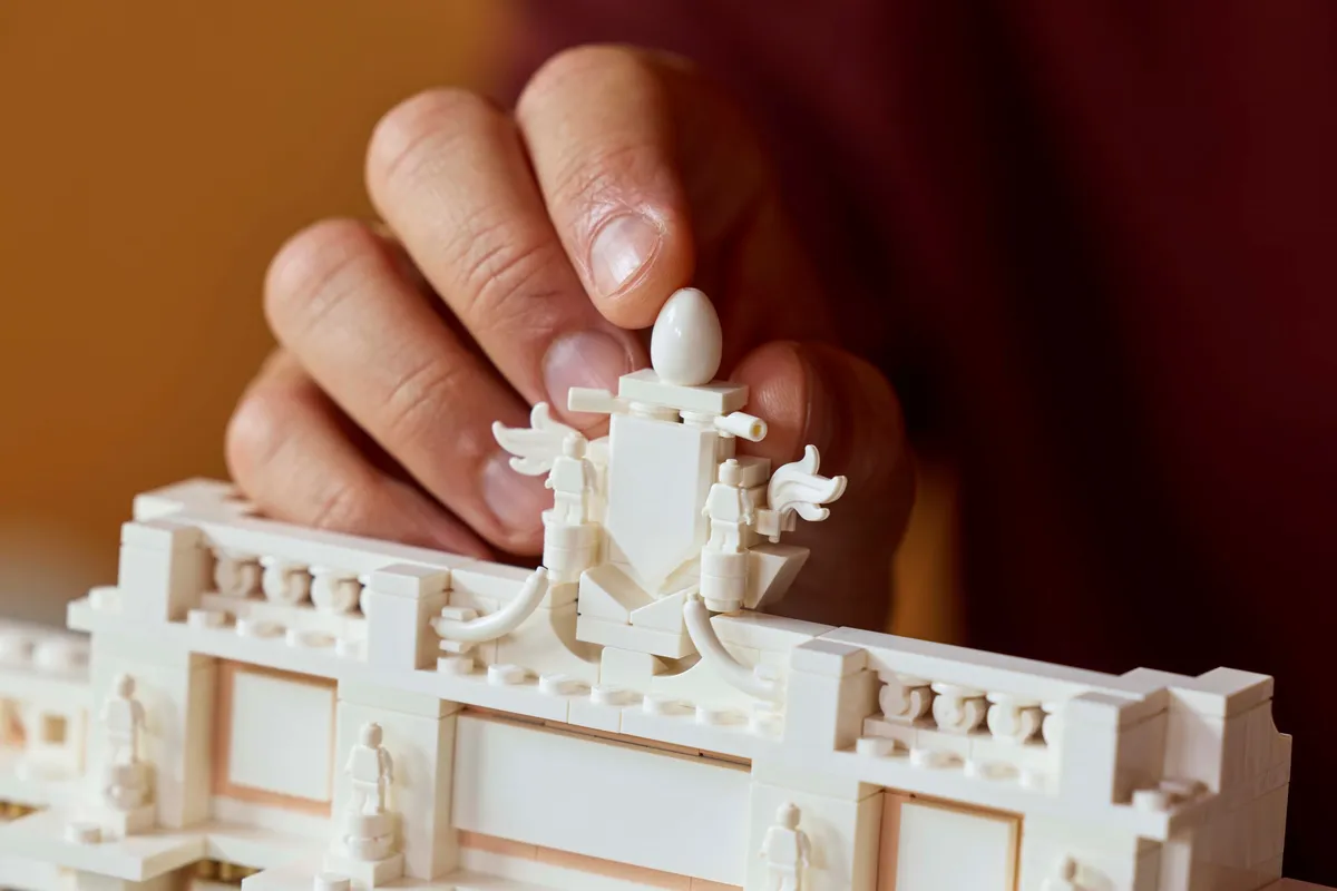 LEGO Trevi Fountain (21062) - Bild 5