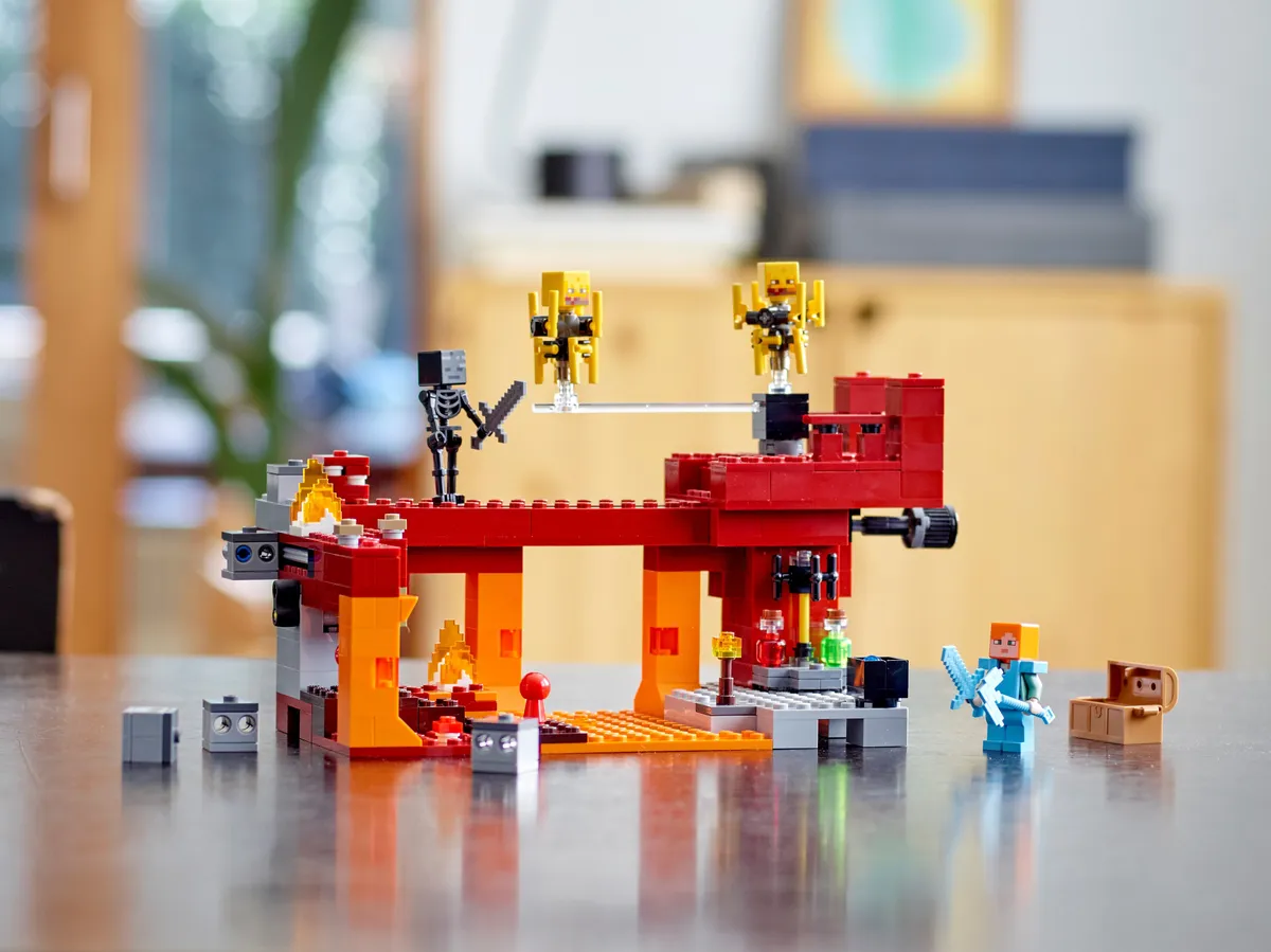 LEGO The Blaze Bridge (21154) - image 10