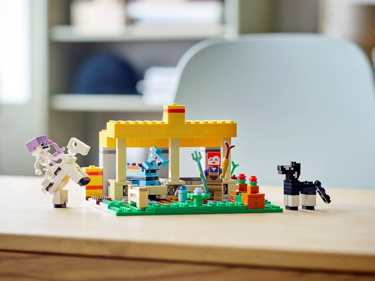 LEGO The Horse Stable (21171) - image 9
