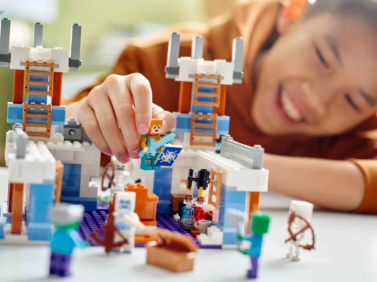 LEGO The Ice Castle (21186) - image 8