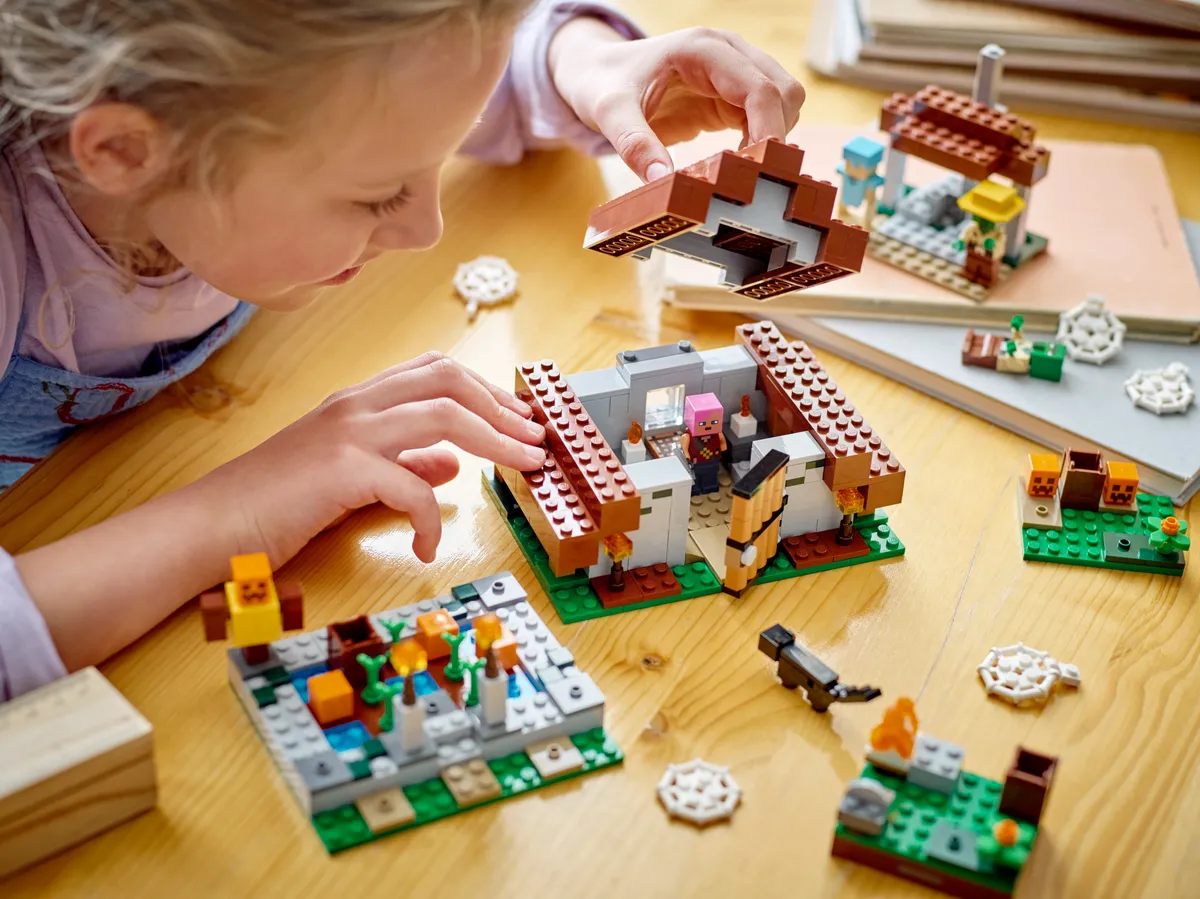 LEGO The Abandoned Village (21190) - Bild 9