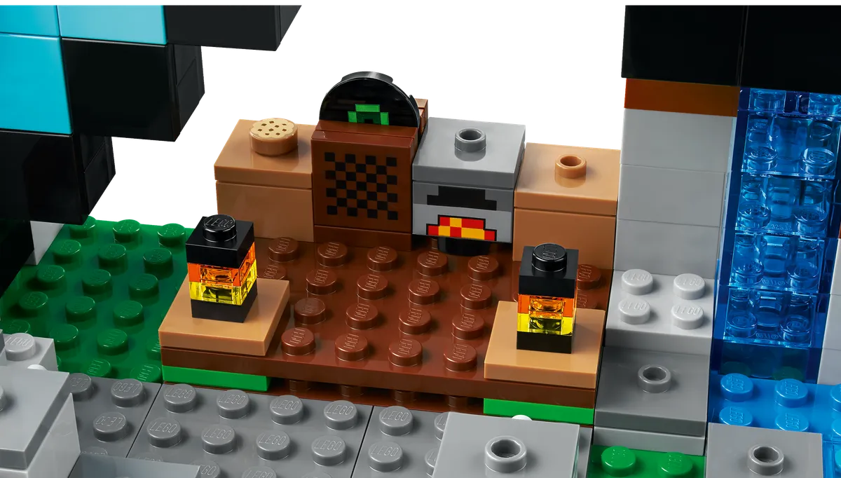 LEGO The Sword Outpost (21244) - image 7