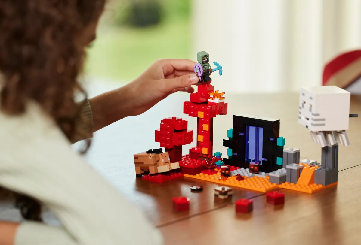 LEGO The Nether Portal Ambush (21255) - Bild 8