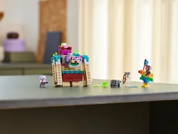 LEGO The Devourer Showdown (21257) - image 9