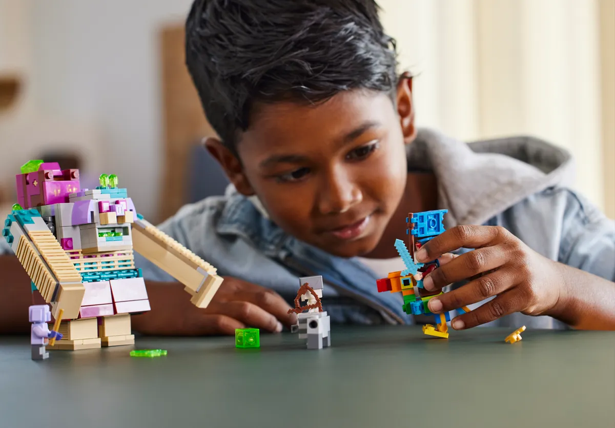 LEGO The Devourer Showdown (21257) - afbeelding 8